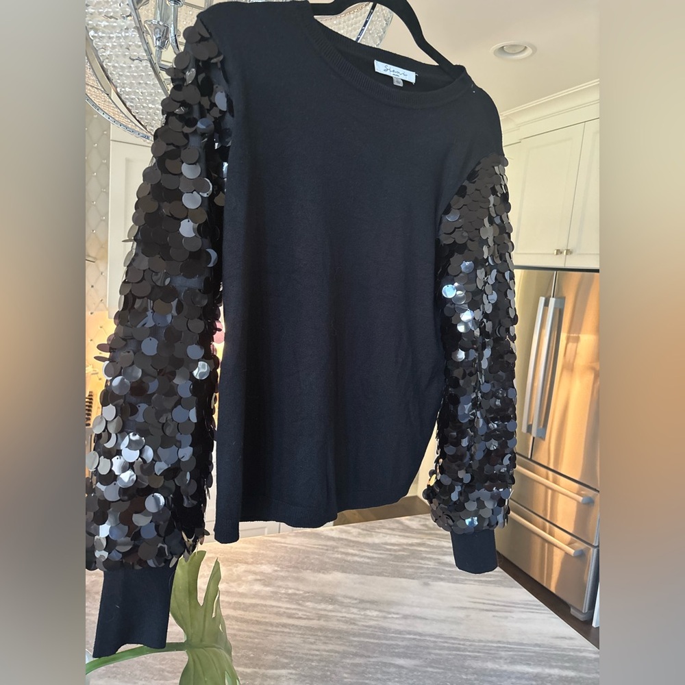 Fabulous Sioni Milano black sweater size large a show stopper so classy